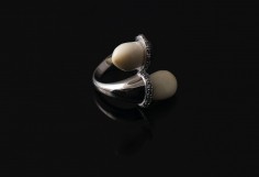 ANILLO LABRADO CON PERLAS...