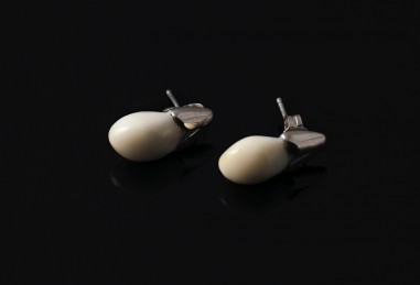 PENDIENTES HOJAS CON PERLAS DE CIERVO