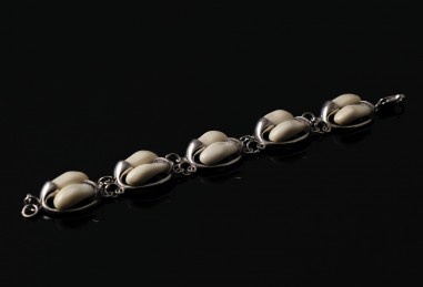 PULSERA OVALO DOBLE CON PERLAS DE CIERVO
